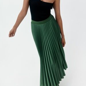 Zara Satin Effect Pleated Midi Skirt - S - Emerald Green